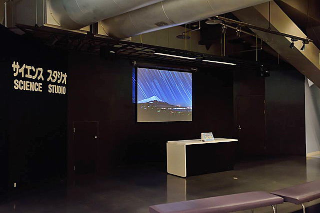 日立編　日立シビックセンターでの展示　作品ＤＶＤを流して頂きました。